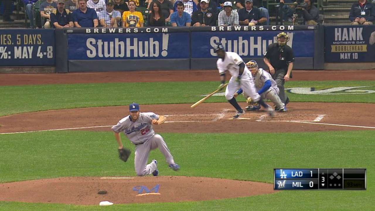 Kershaw makes behind-the-back snag