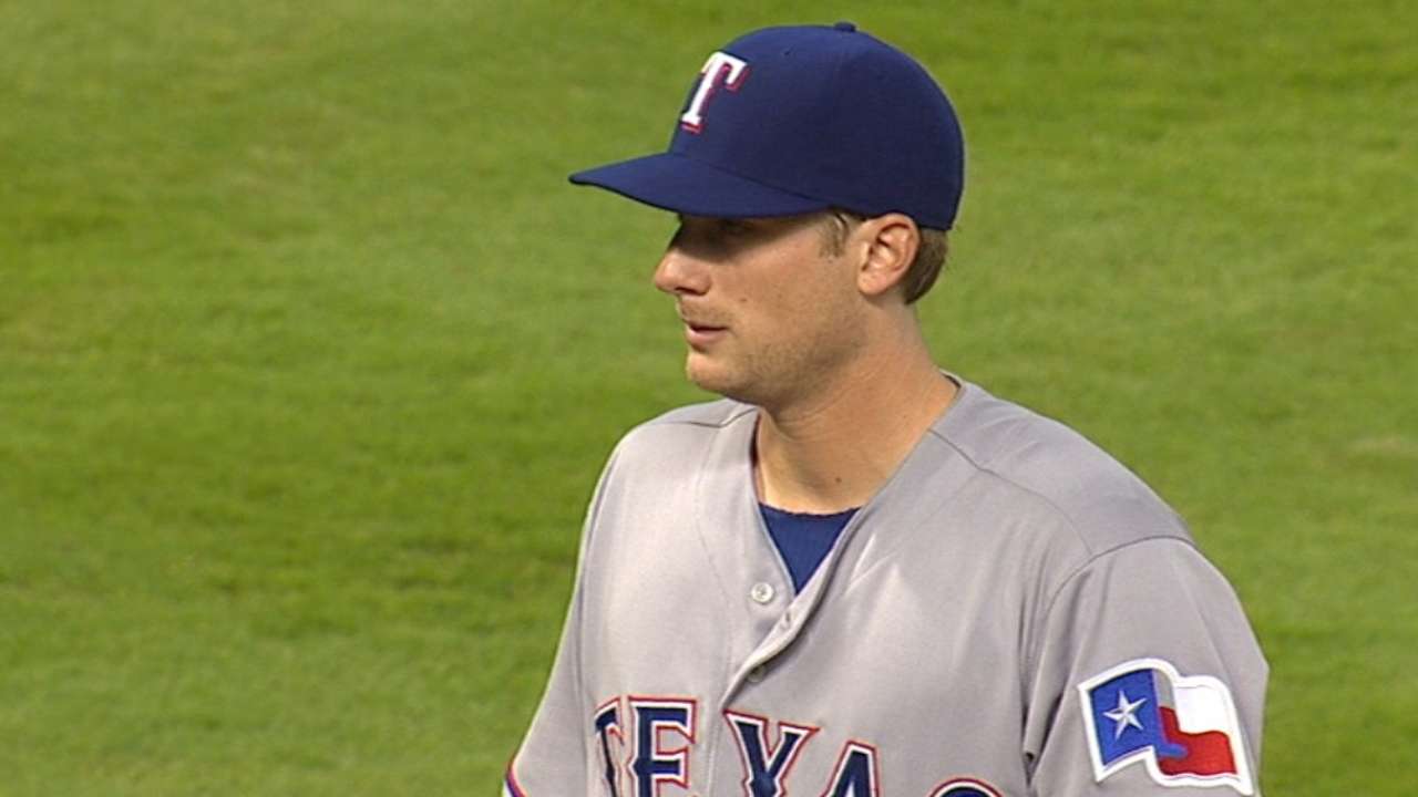 Detwiler keeps Rangers in position to rally