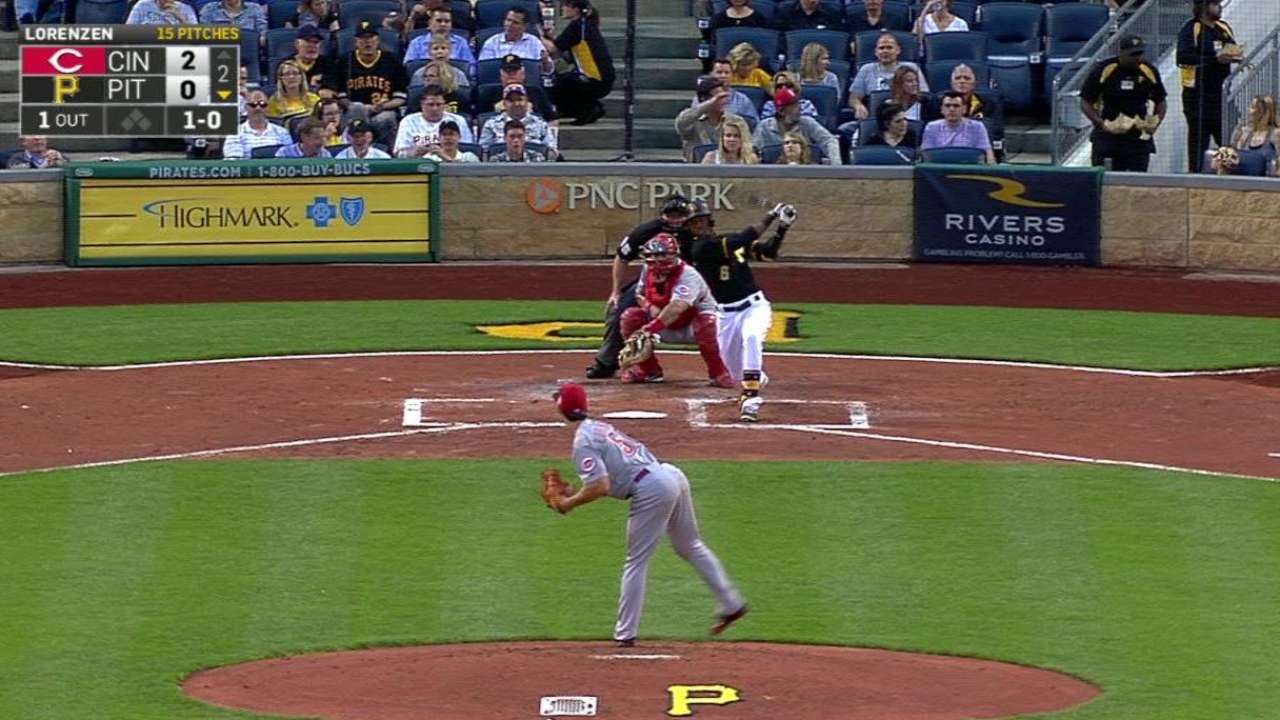 Marte's opposite-field homer