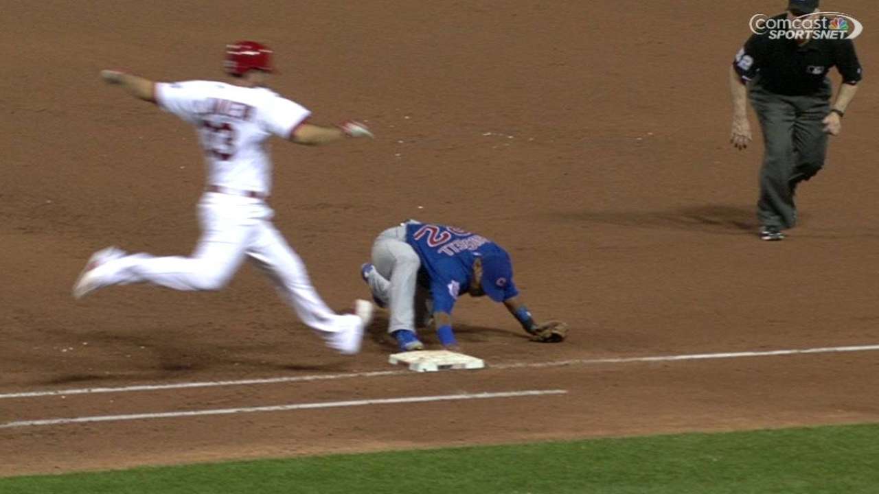 Cubs' Russell putting in extra work at second