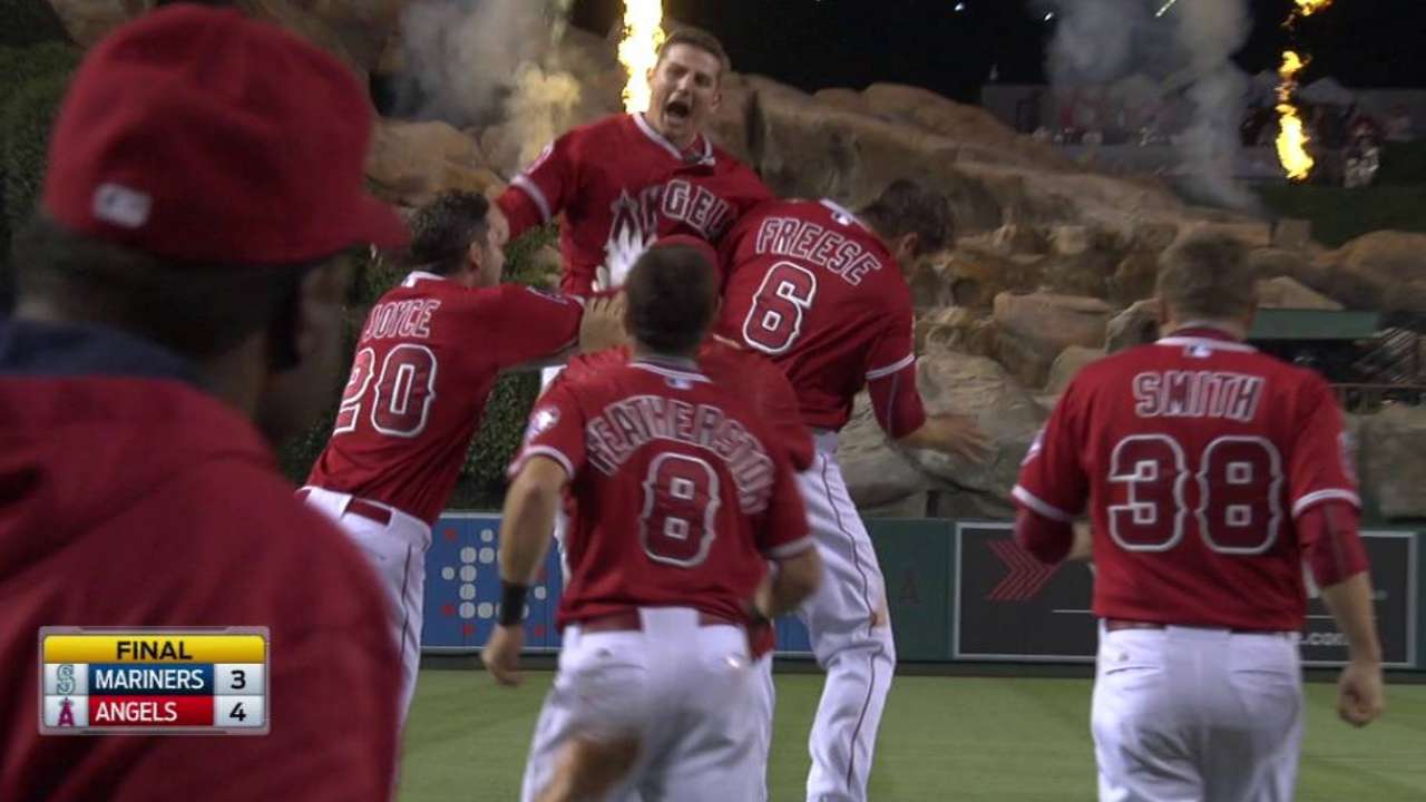 Angels stun Mariners in another walk-off