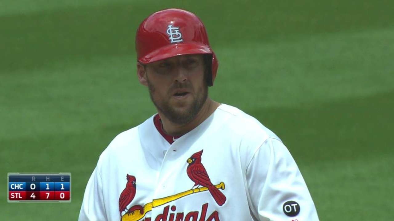 Cardenales doblegan a Cachorros detrás de Lackey