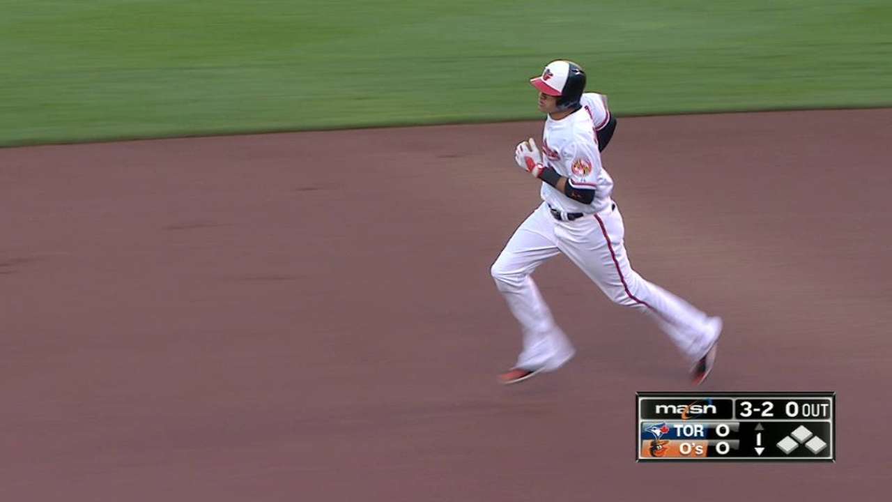 Machado's leadoff homer