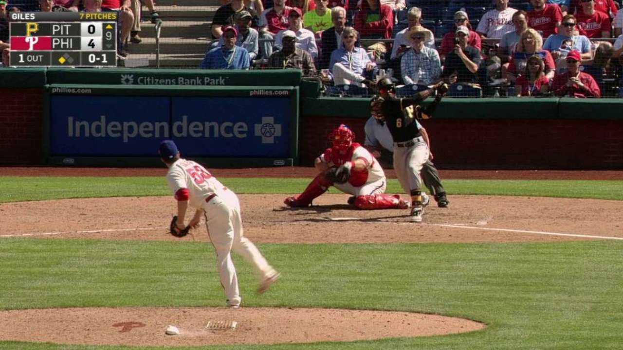 Piratas despiertan tarde; dividen serie con Filis