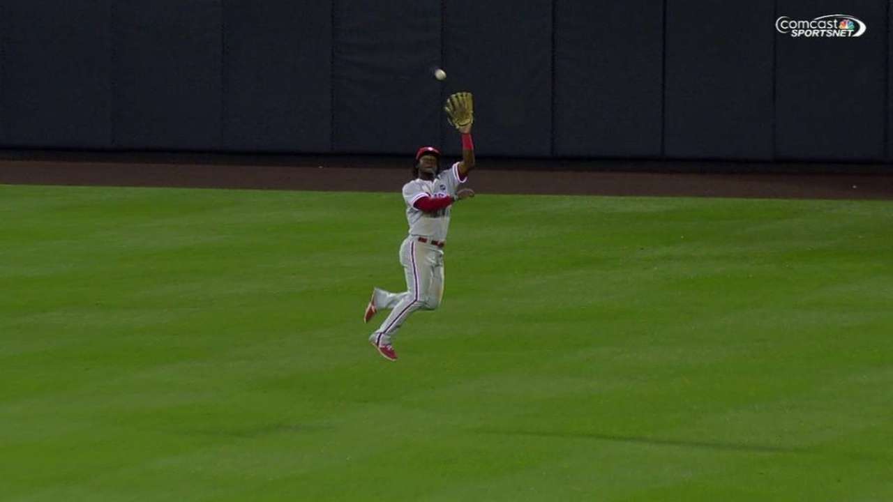 Herrera's leaping grab starts DP