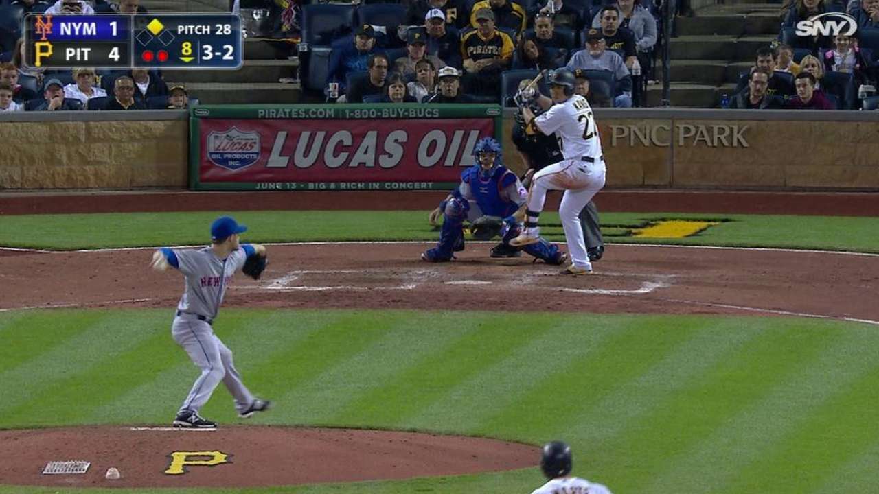 Mets put Goeddel on DL, recall Muno