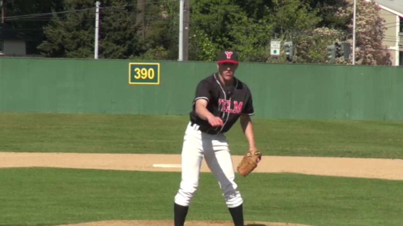 Mariners take Wazzu battery on Day 3