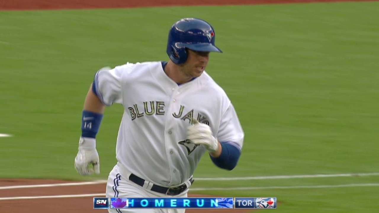 Smoak's two-run homer