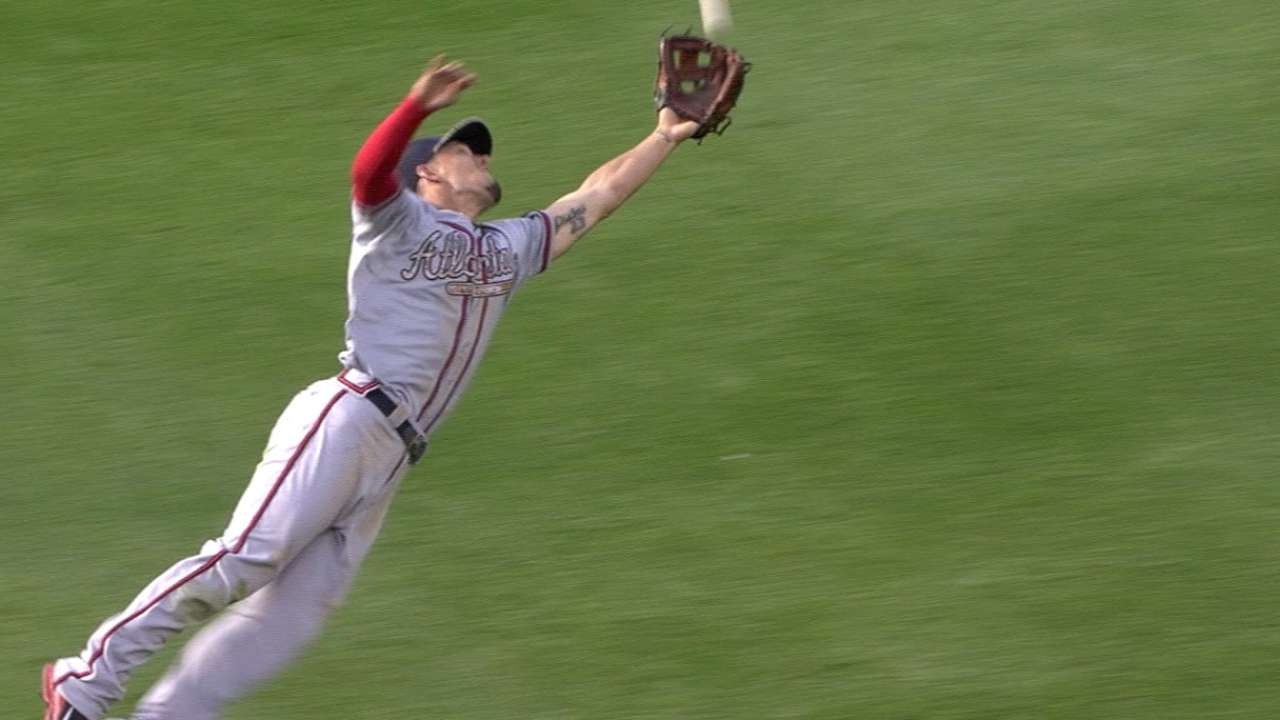 Peterson robs Gonzalez with great catch