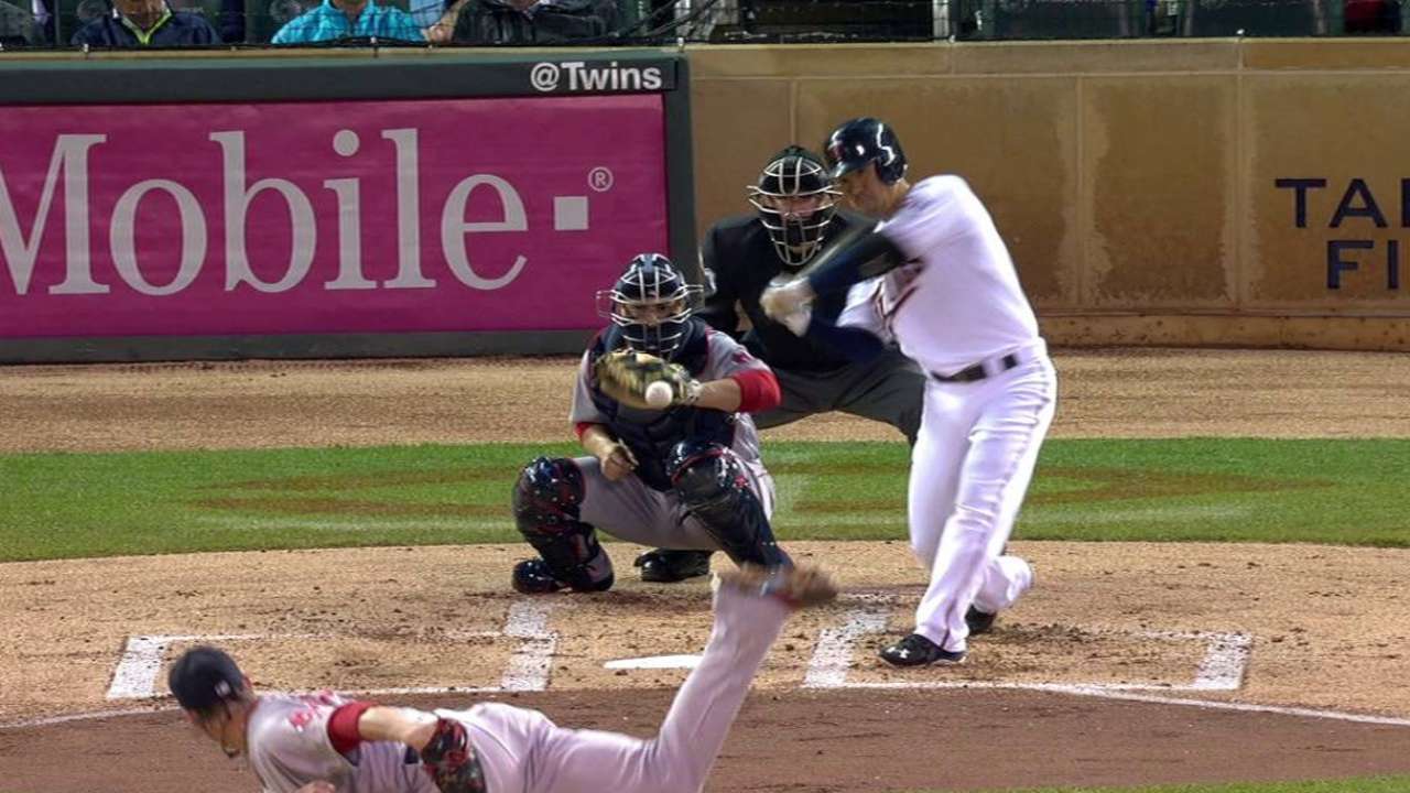 Pelfrey luce y guía triunfo de Minnesota vs. Boston