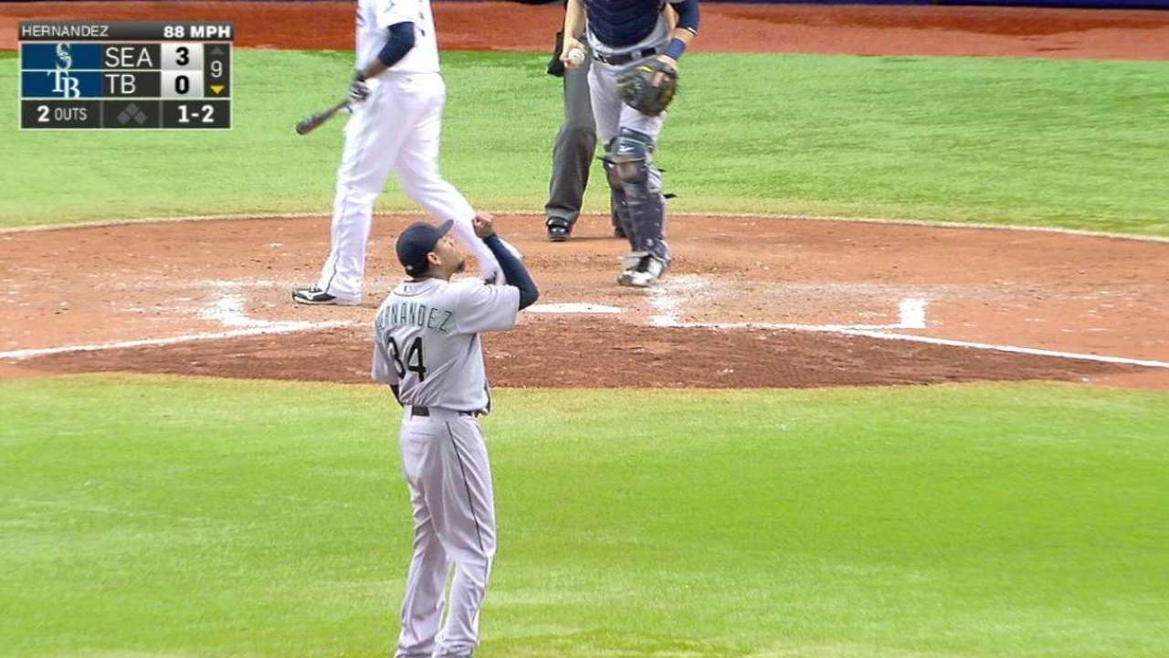 Felix fans Butler
