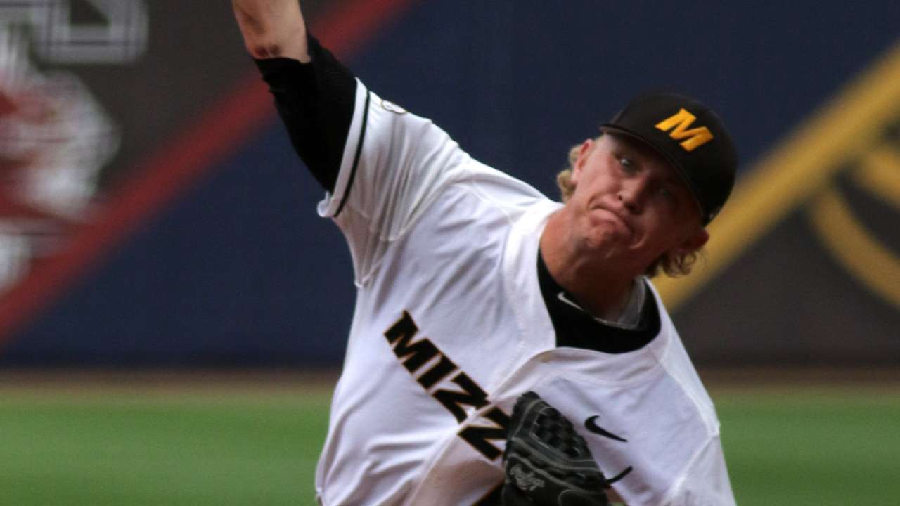 D-backs agree to terms with 25 Draft picks
