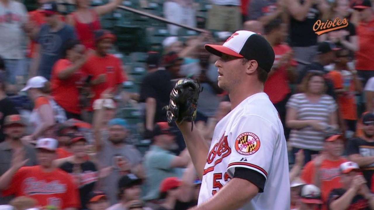 Britton earns the save