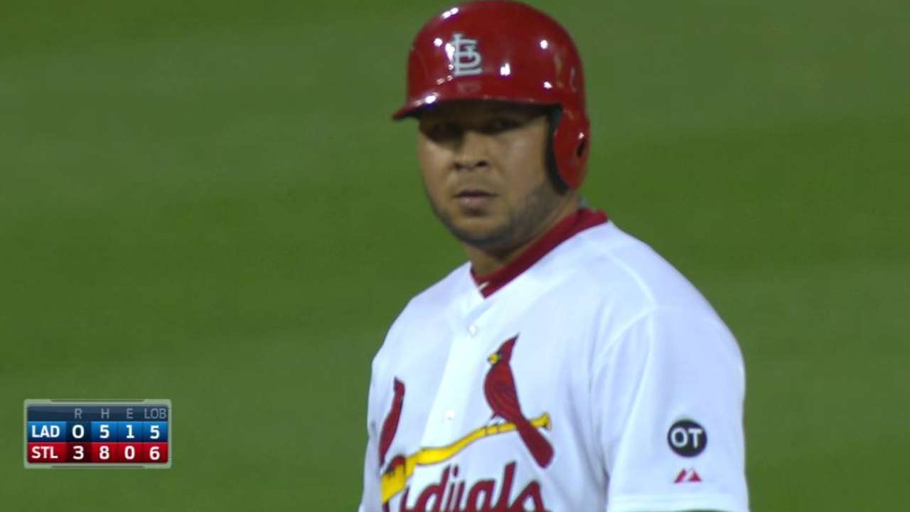 Lackey, Cardenales pintan de blanco a los Dodgers