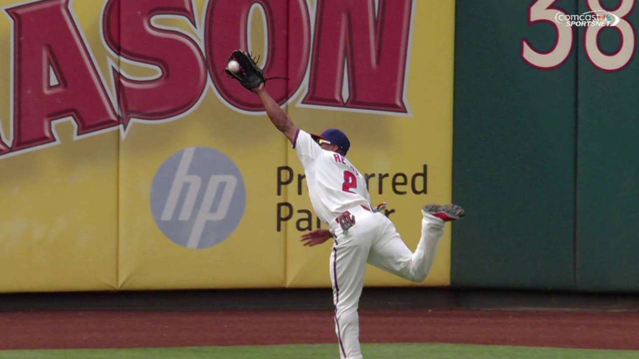 Revere's running catch
