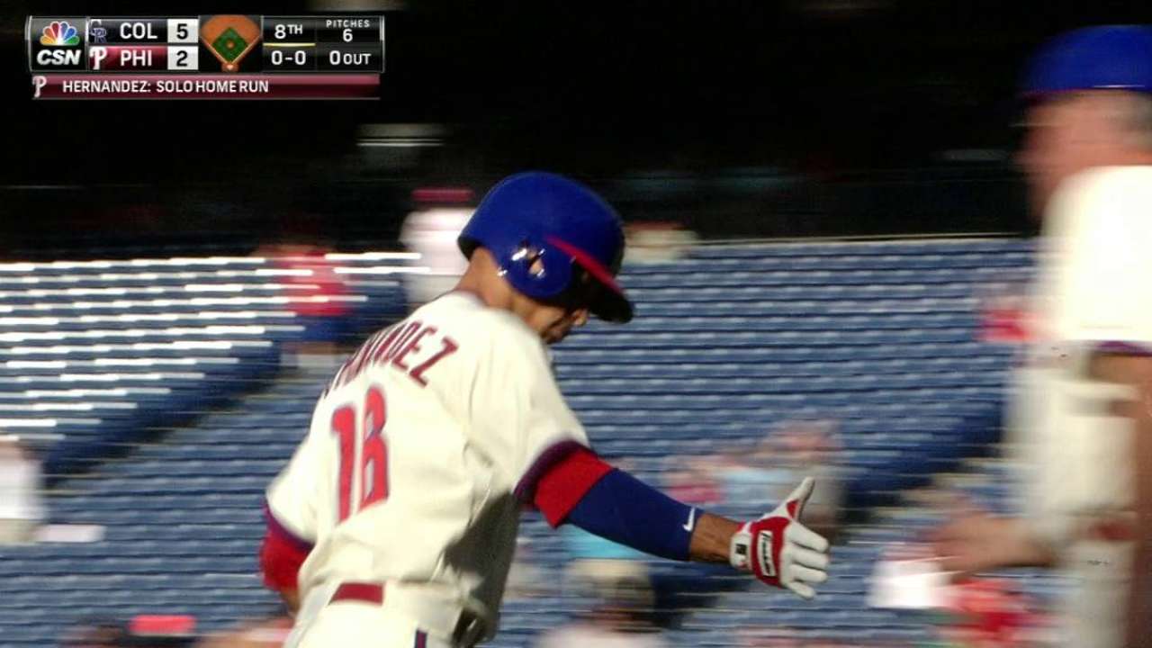 Hernandez's pinch-hit homer