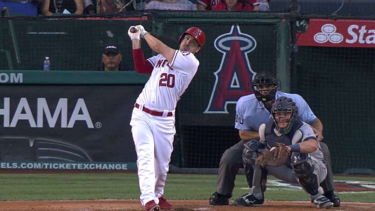 Joyce's solo homer