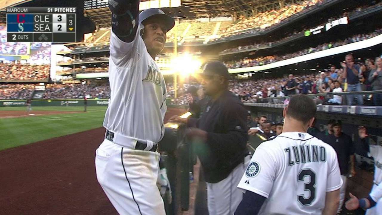 Cano's two-run homer