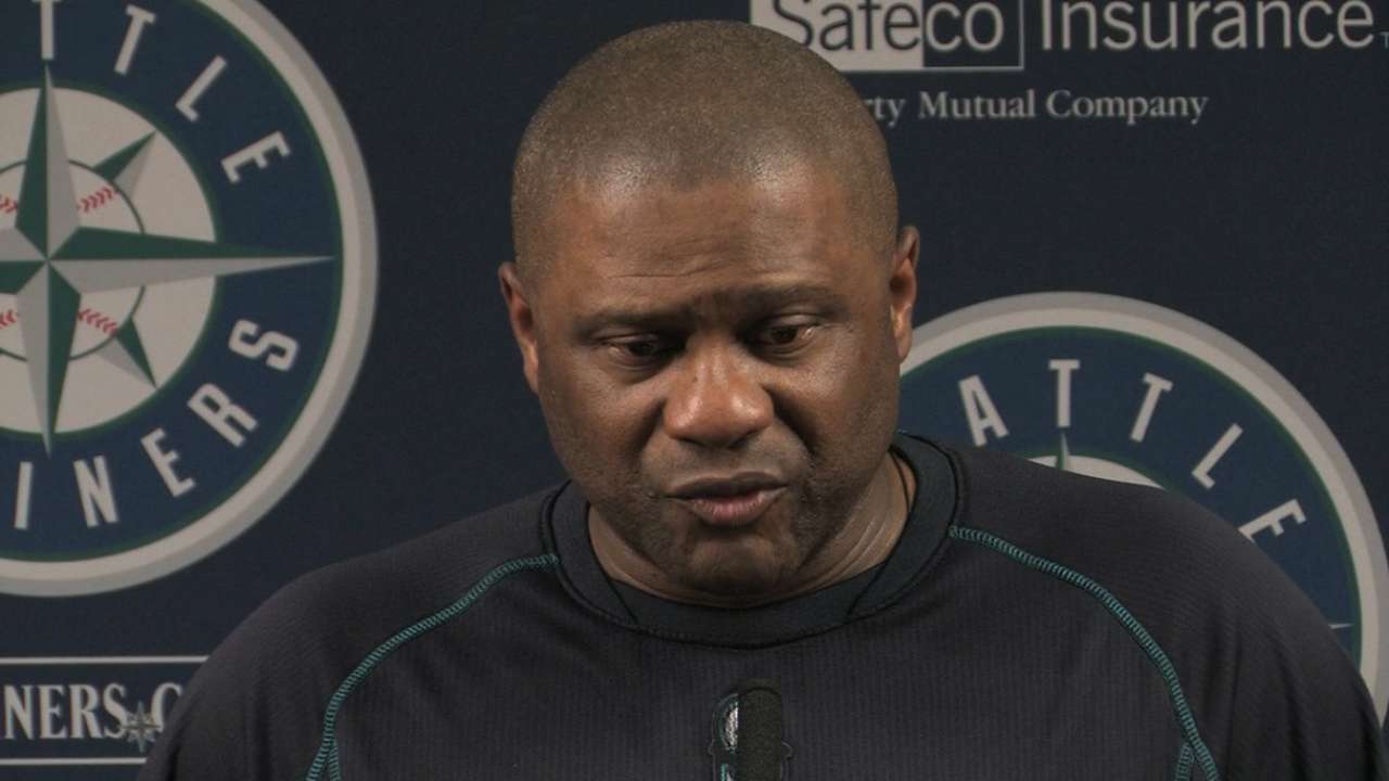 Mariners not fretting after falling back below .500