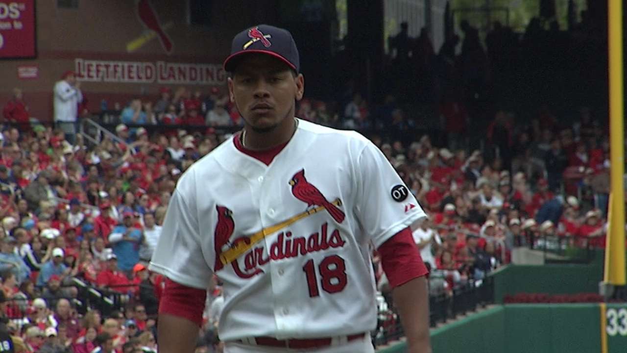 Martínez, S.L. dominan a L.A. tras tributo a Taveras