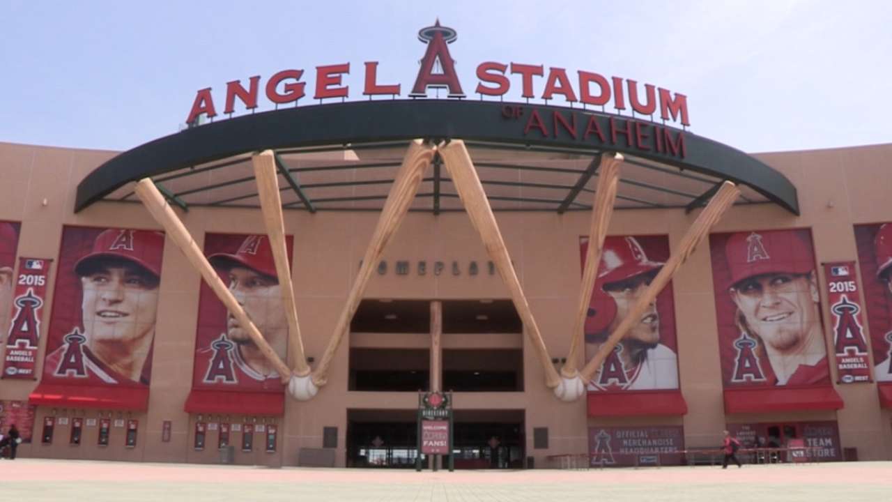 Angel Stadium hosts Pitch, Hit & Run event