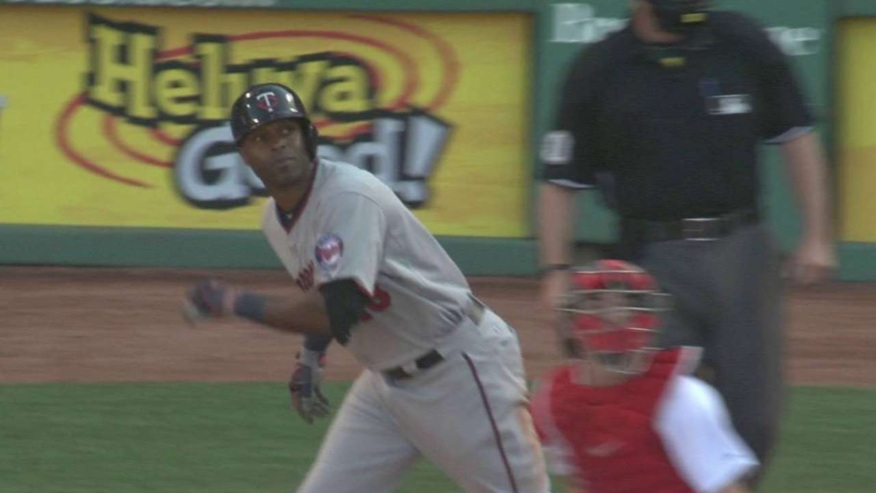 Torii's 200th HR with Twins keys rally