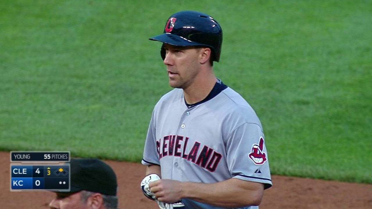 Indios anotan cuatro carreras y se llevan serie vs. K.C.