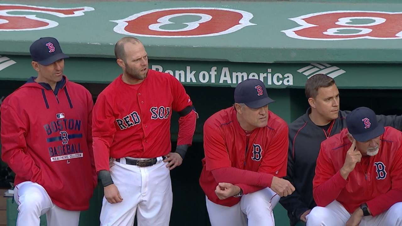 Espectadora grave tras ser golpeada por bate en el Fenway