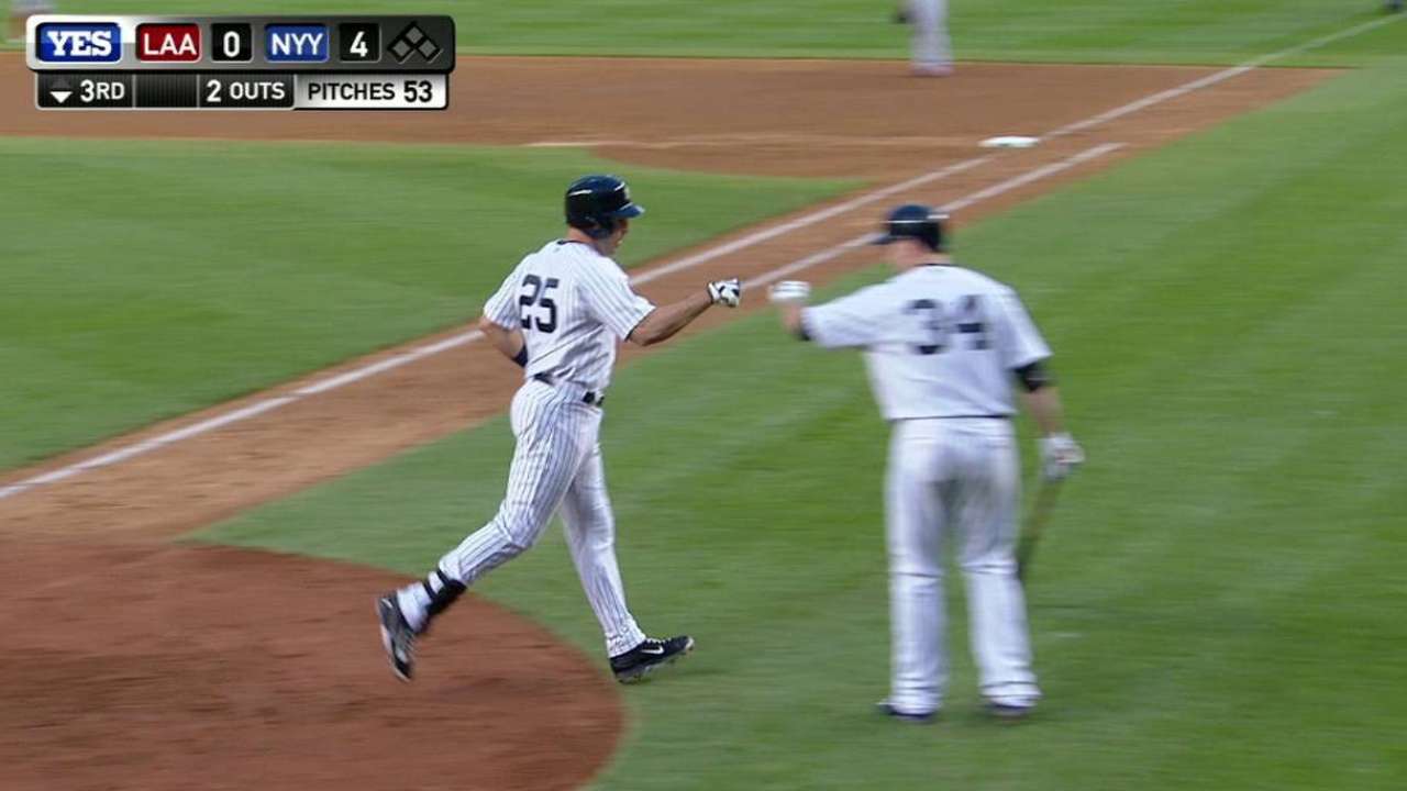 Teixeira's towering two-run shot