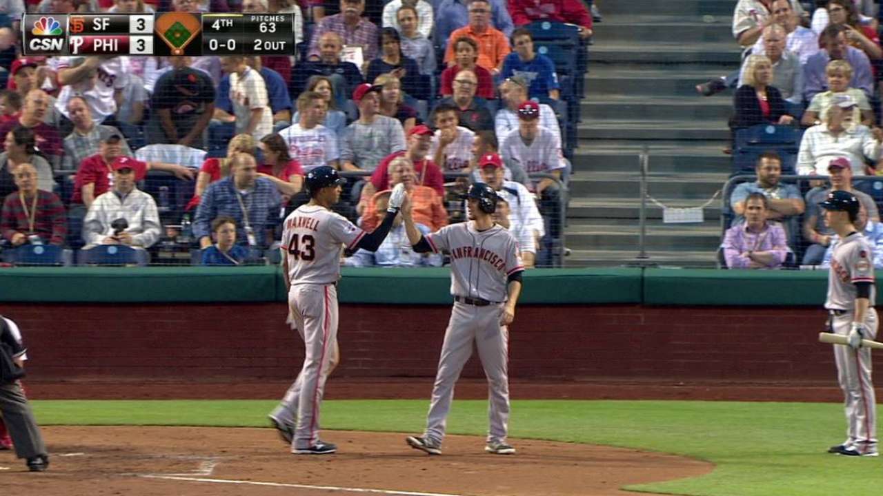 Giants put on power display against Phillies