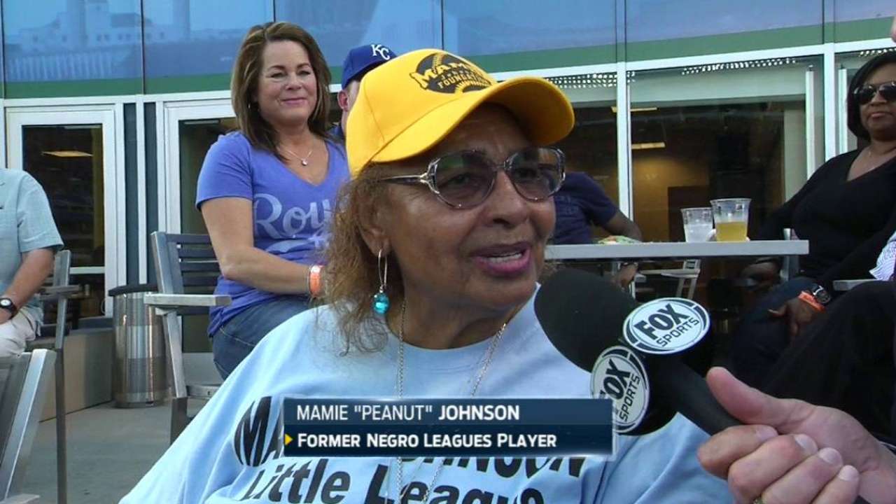Female Negro Leagues legend set for signing