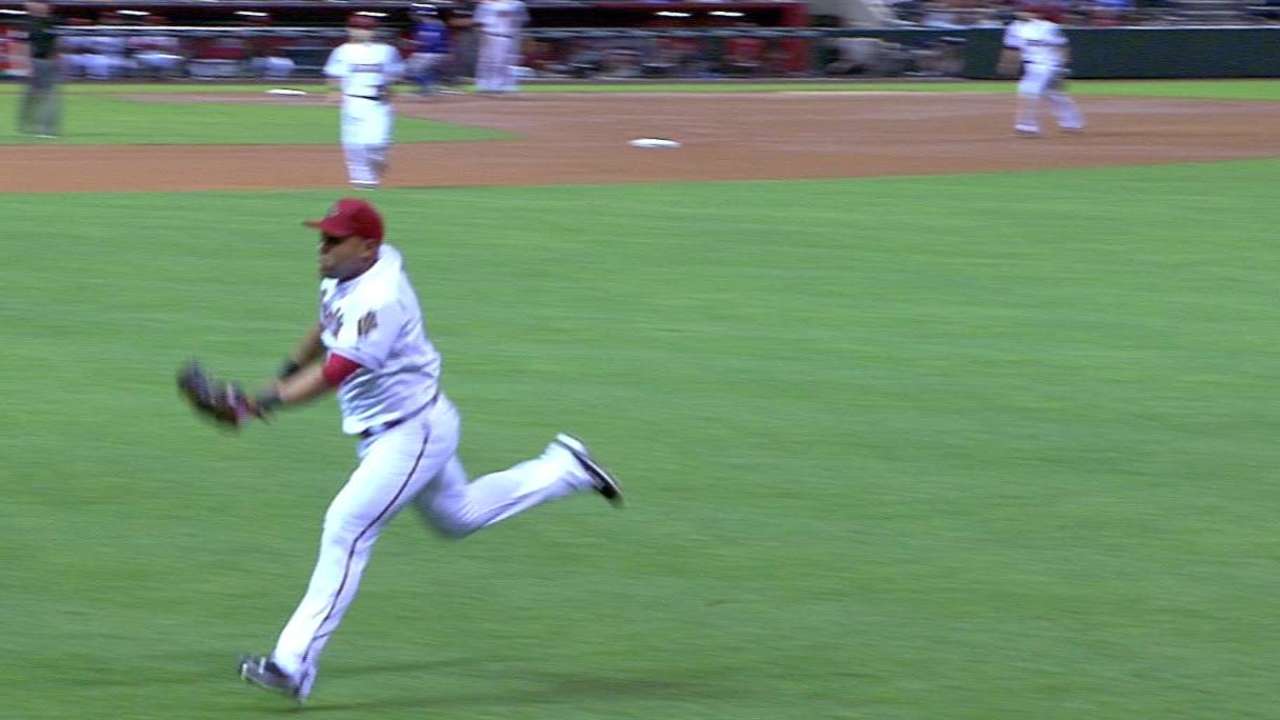 Tomas' running catch