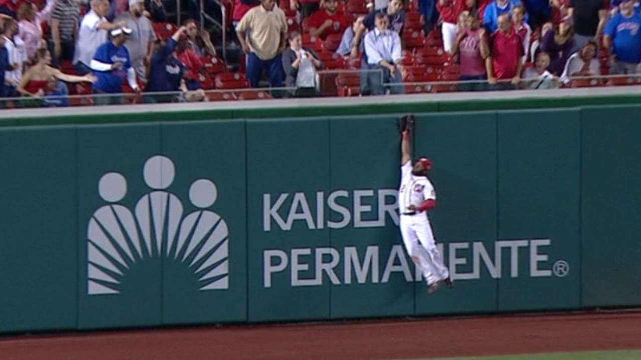 Must C: Span leaps to rob Rizzo
