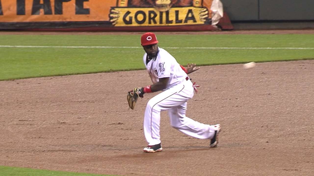 Phillips dazzles with pair of sparkling plays vs. Padres