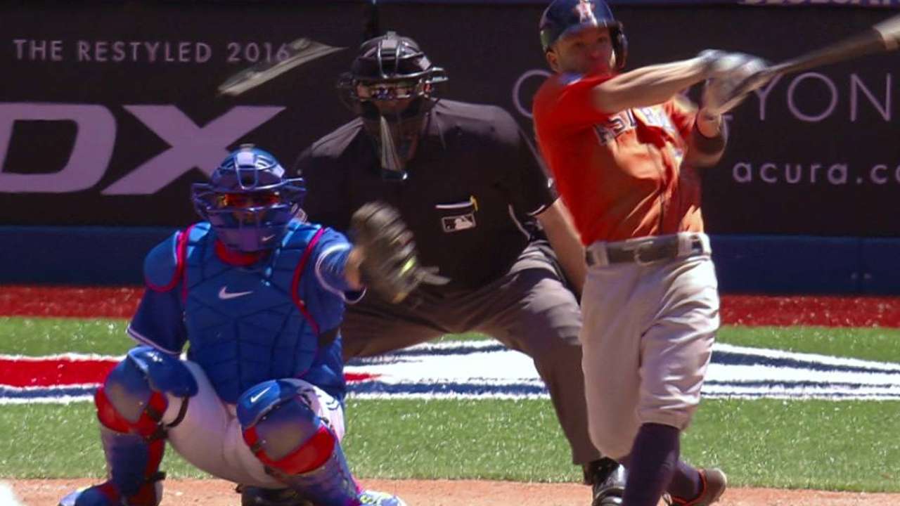 Bates de Astros siguen sin producir en Toronto