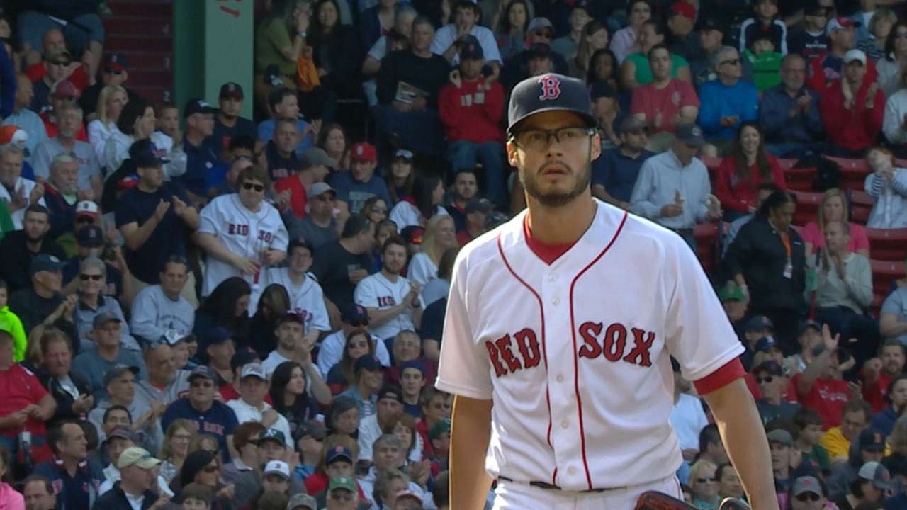 Kelly holds A's to one run