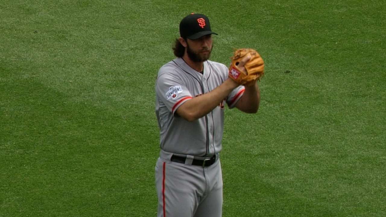 Bumgarner gets his 7th win as Giants defeat Phillies