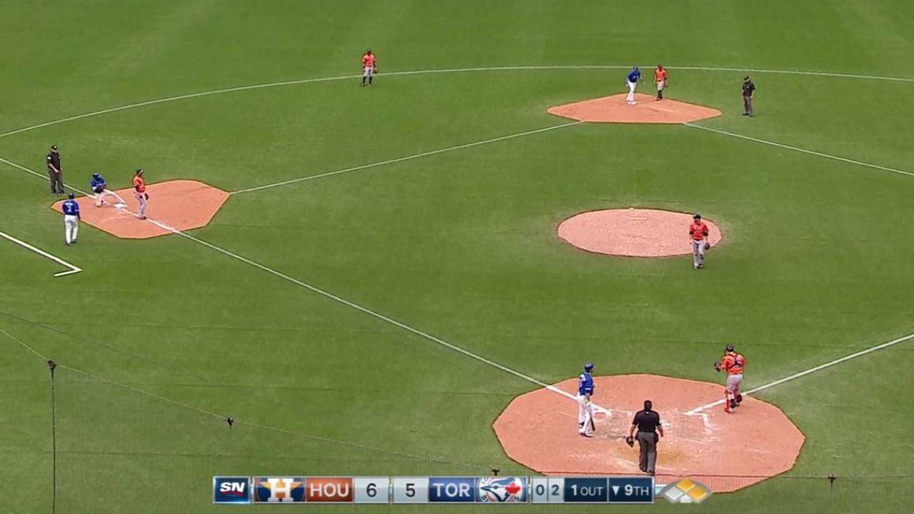 Blue Jays execute double steal