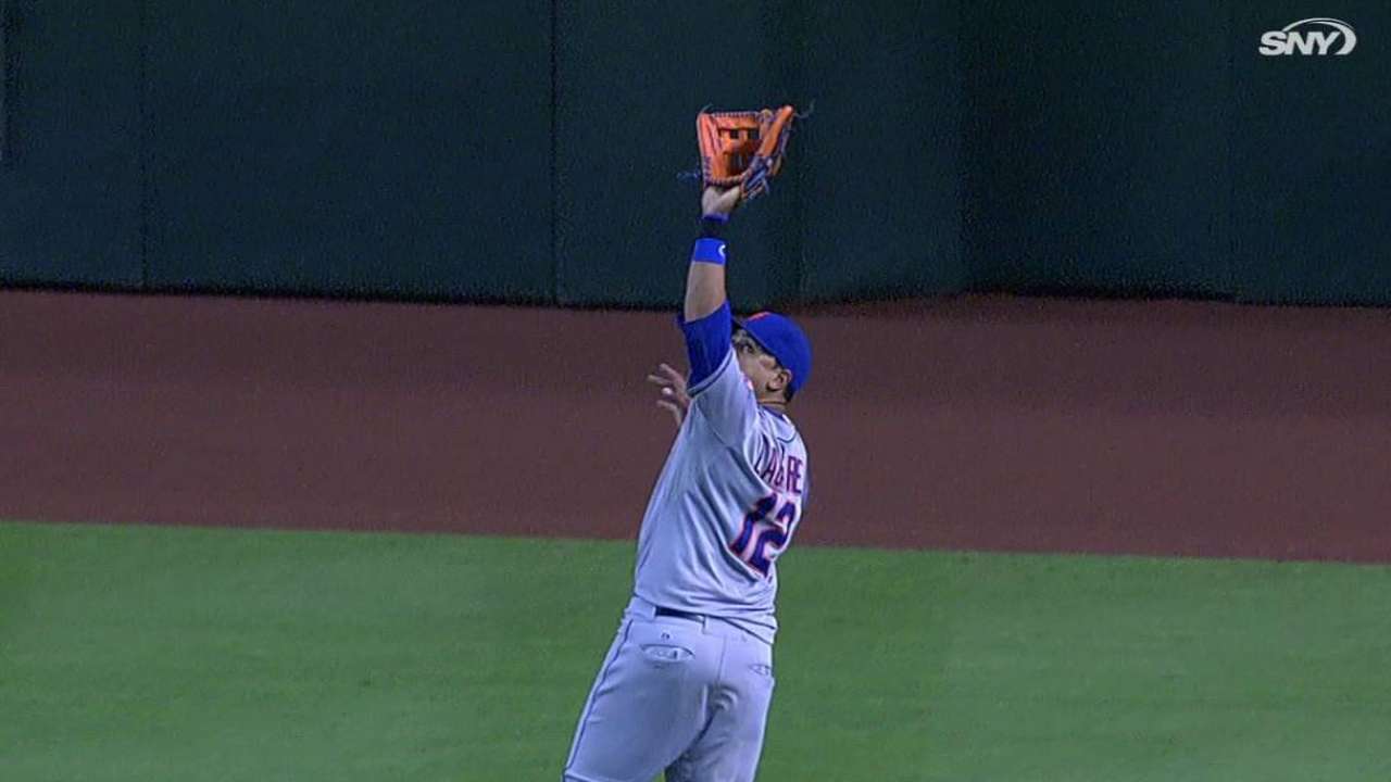 Lagares' running grab