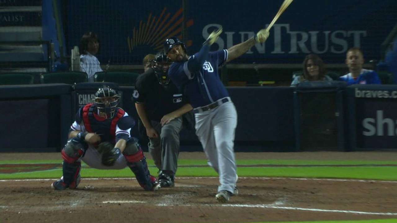 Kemp, Padres superaron a Bravos en 11 entradas