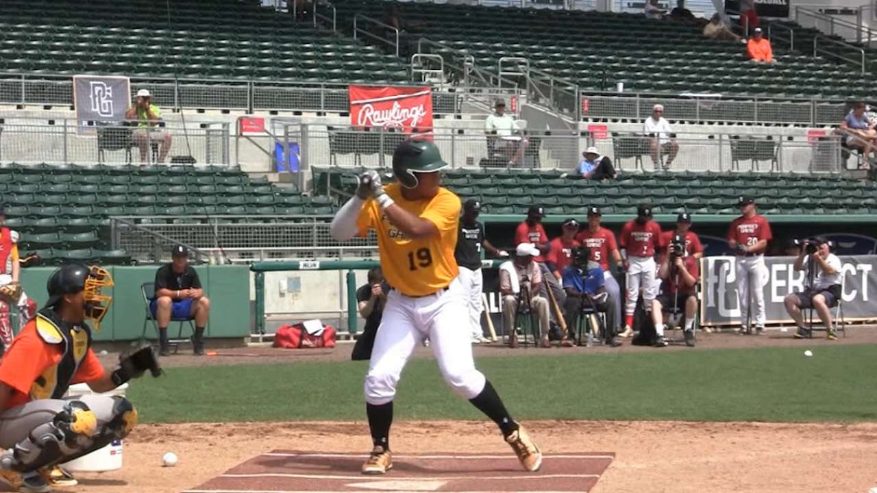 Angels sign Draft picks Jones, Long