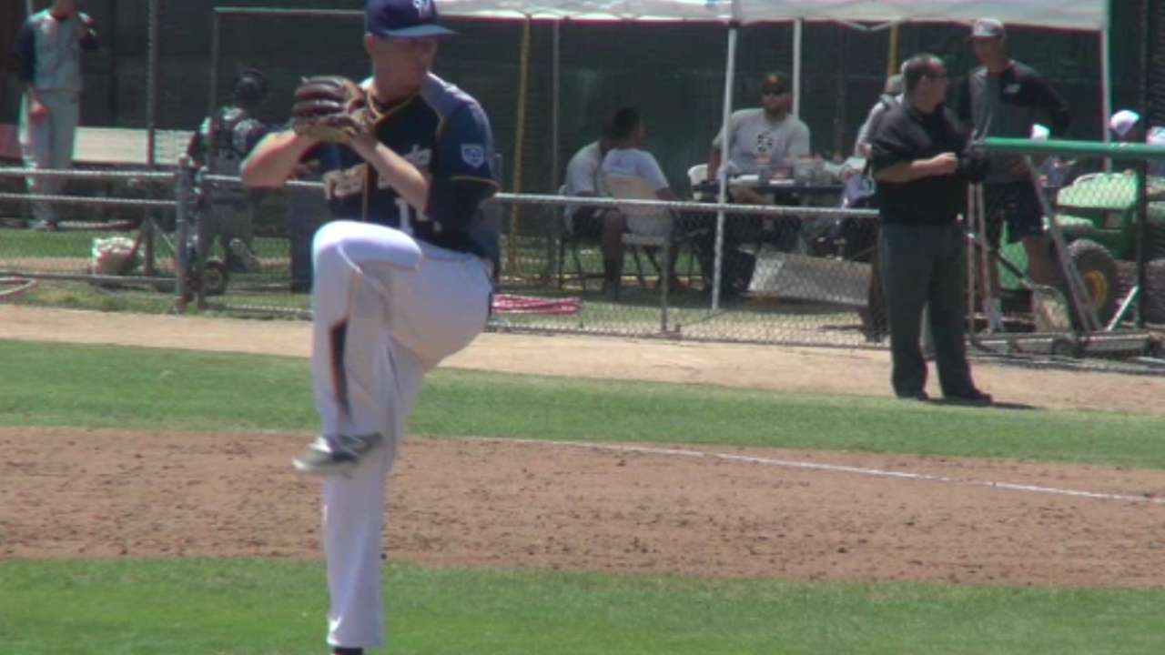 Yanks take Finley to open Day 2 of Draft