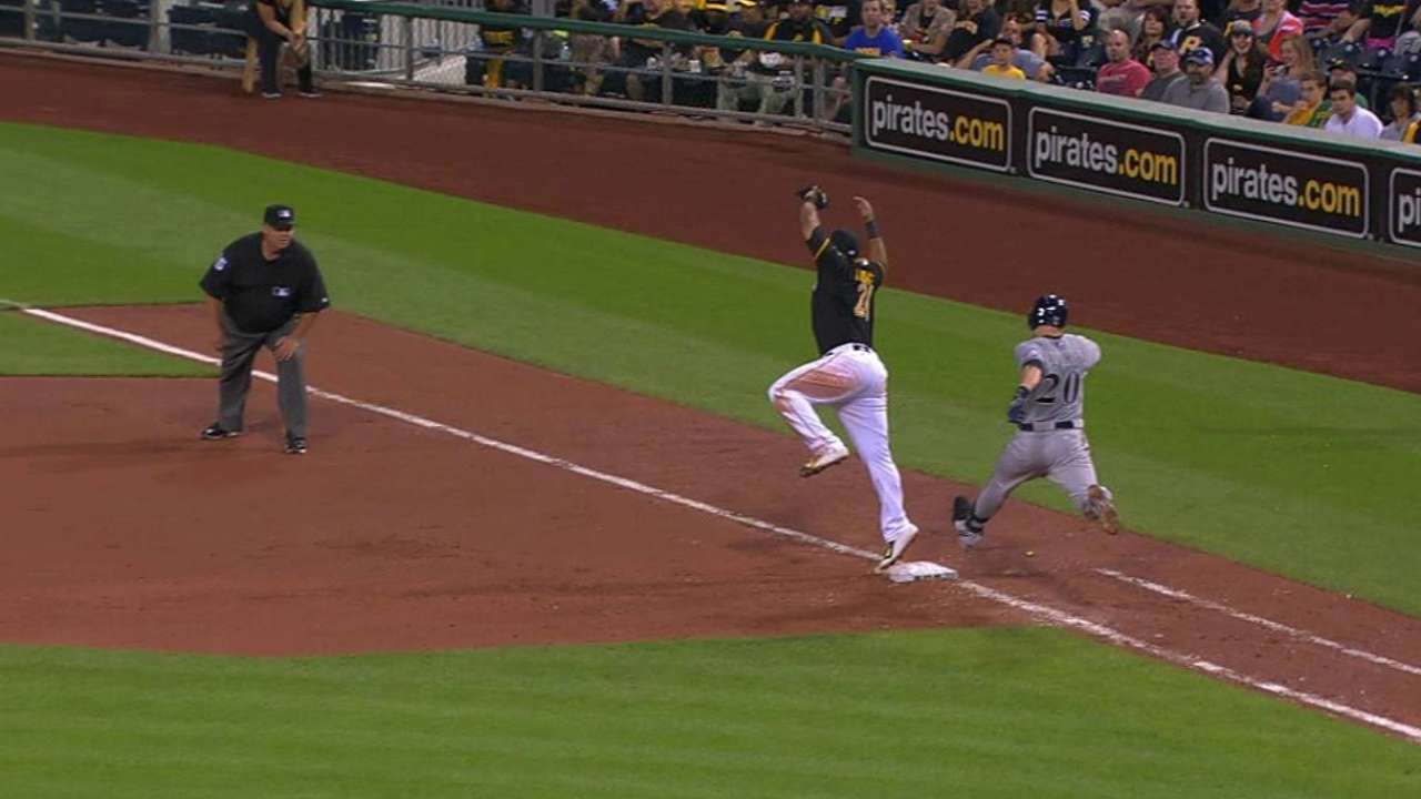 Pirates nab Lucroy at first
