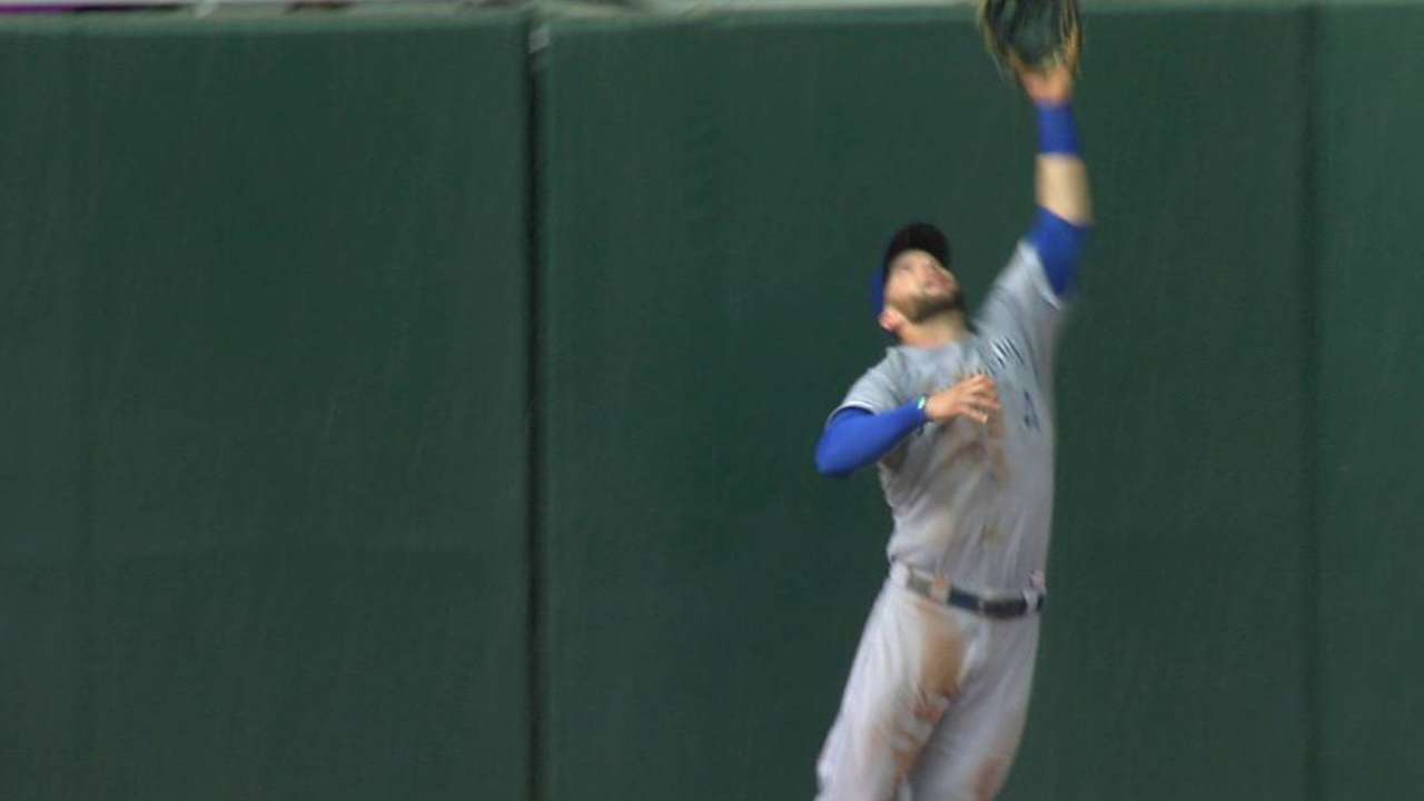 Gordon robs Hunter at the wall