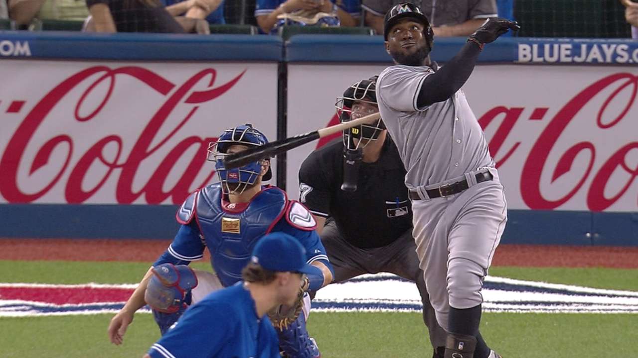 Ozuna's solo homer