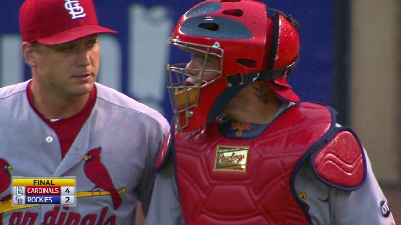 Rosenthal earns the save