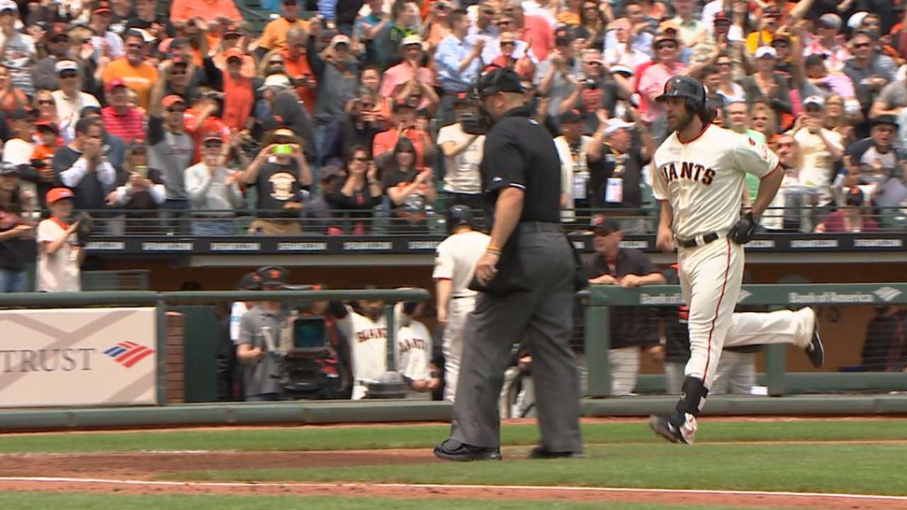 Must C: Bumgarner goes yard