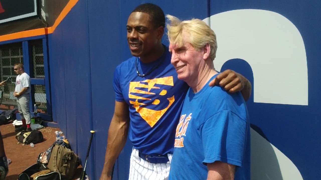 Mets host military members for softball games