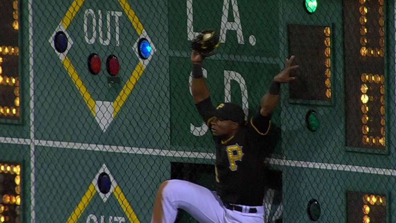 Polanco's leaping catch