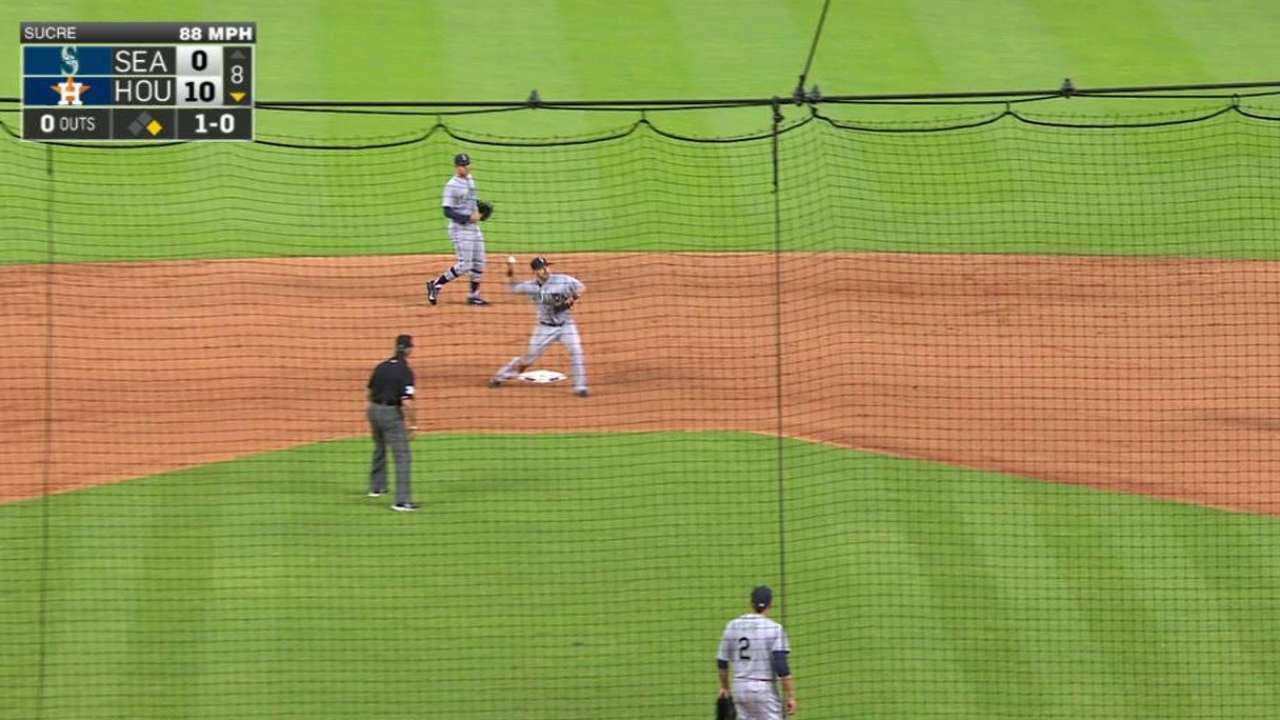 Sucre comes in to pitch, gets DP